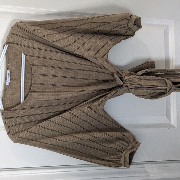 ZARA belted wrap blouse - Picture 3 of 4